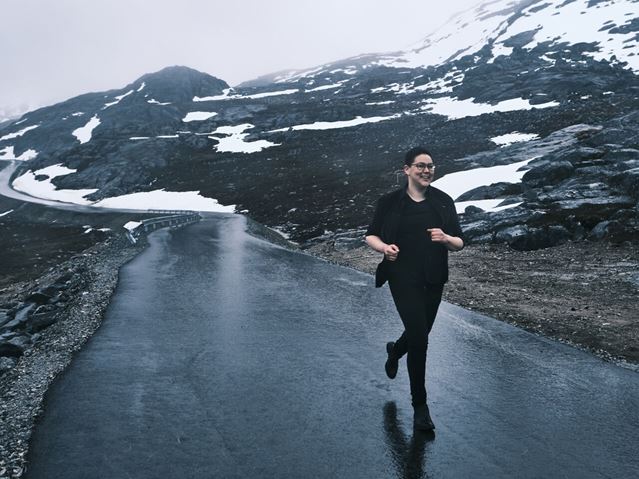 Den grønlandske forfatter Niviaq Korneliussen